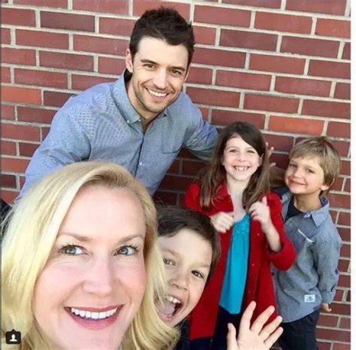 Age, wife, kids, net worth