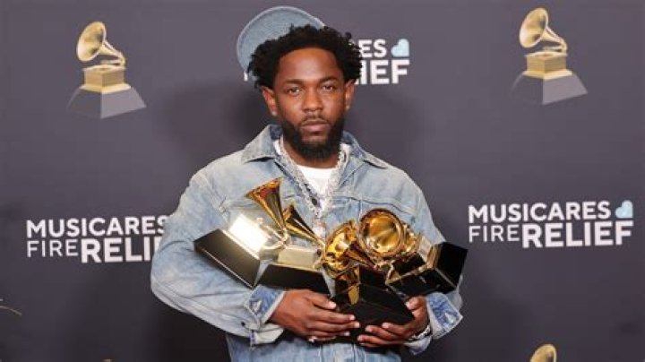Facts About Kendrick Lamar's Sister ·
