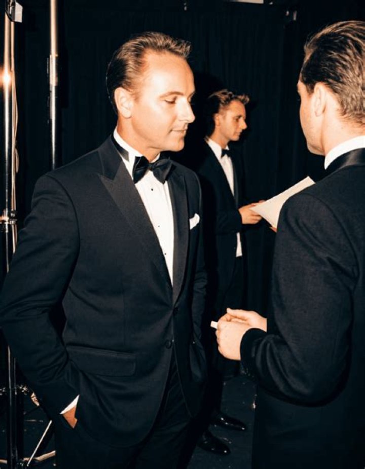 Unveiling The Secrets Behind Taylor Tomlinson's Height