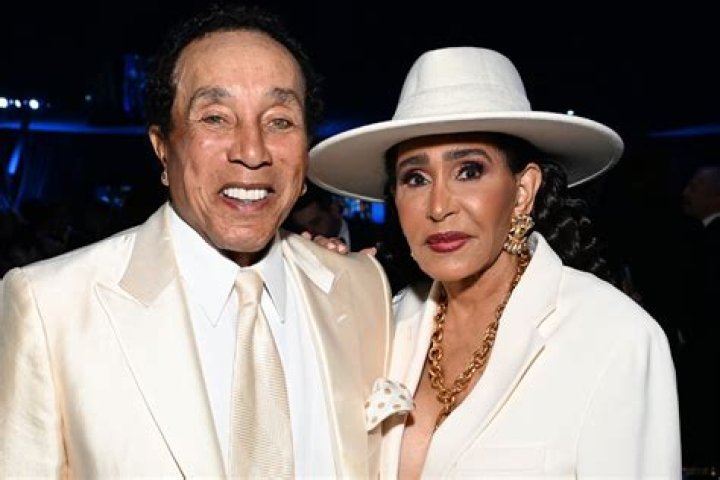 Who Is Smokey Manaloto Wife Kiko Manaloto? Son And Net Worth
